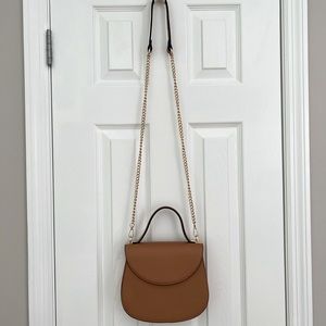 Light brown chain crossbody bag